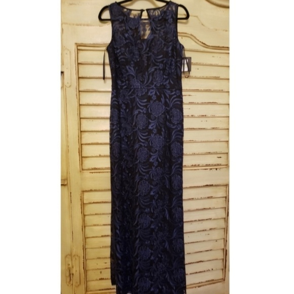 ELLEN TRACY ILUISON NECKLINE GOWN - Picture 4 of 8